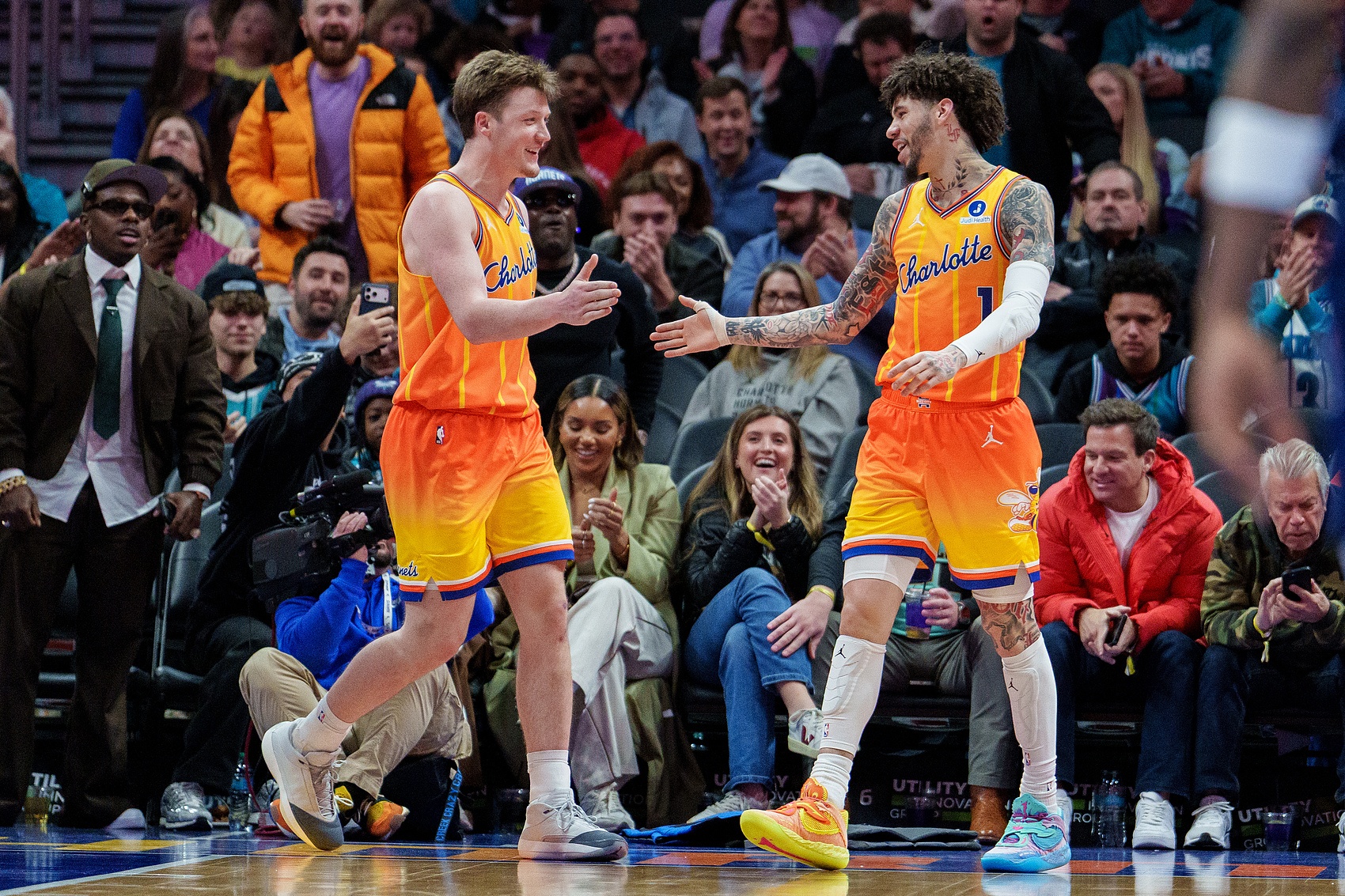 华体会下载安装-还剩两场比赛！三分王之争差距继续缩小：克尼佩尔268 三球261